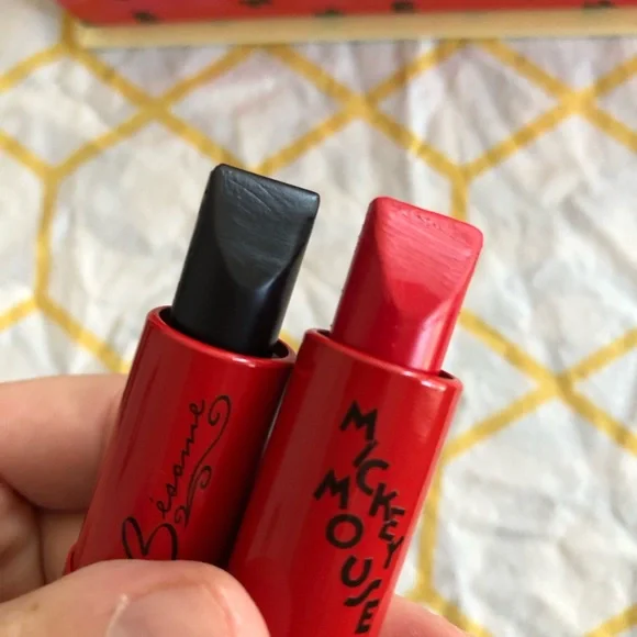 Besame Cosmetics Limited Edition Mickey Mouse 2 Lipstick Mirror Boxed Set - Picture 7 of 9